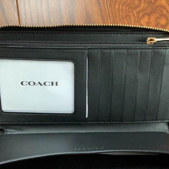 Coach Wallet; NWT - Picture 4 of 6